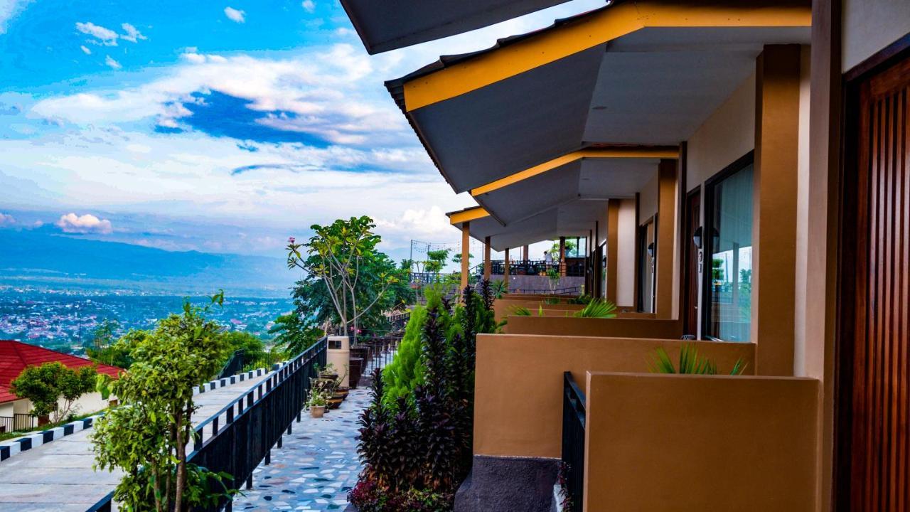 Bukit Indah Doda Hotel&Resorts Palu Exterior foto
