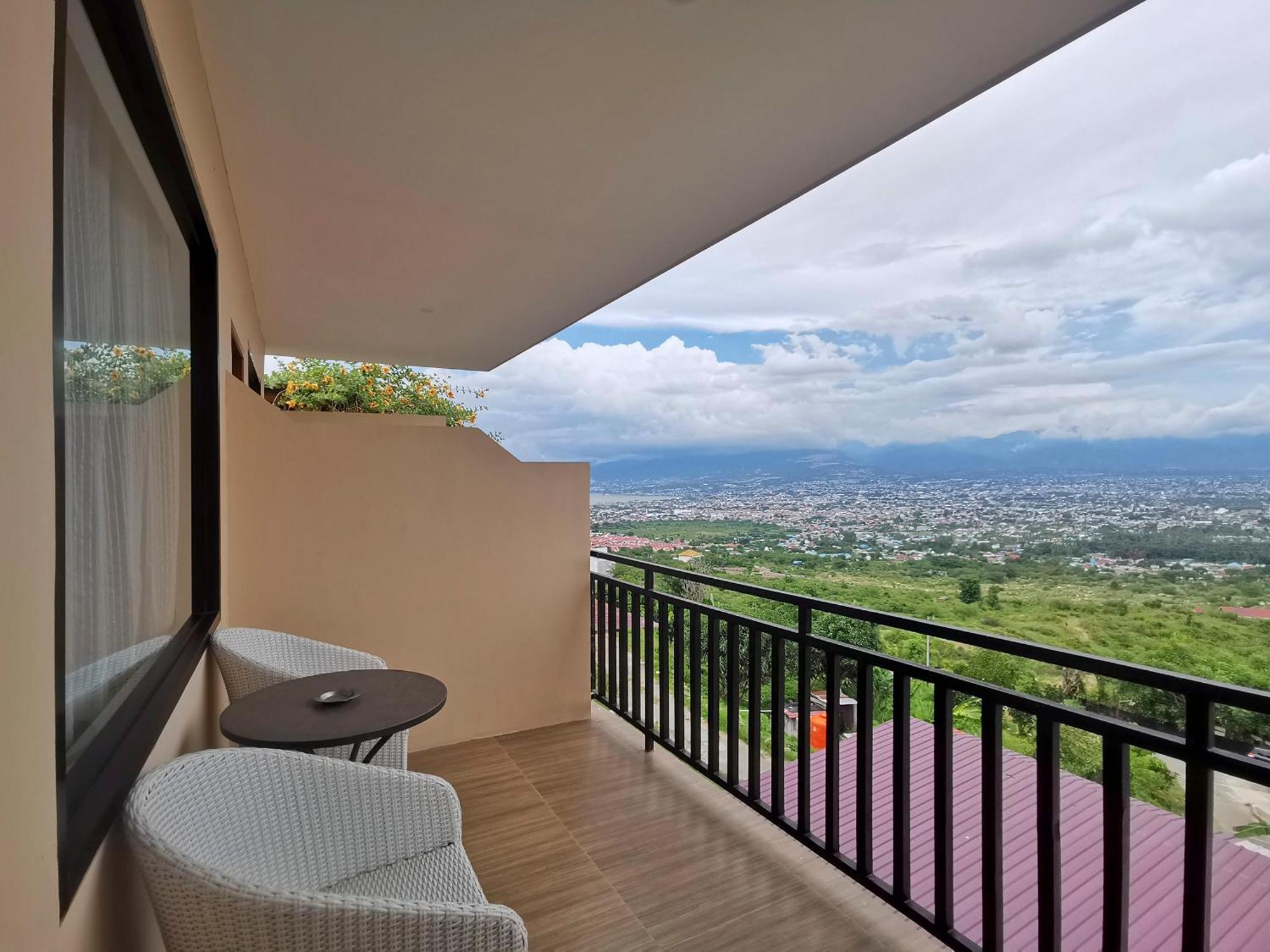 Bukit Indah Doda Hotel&Resorts Palu Exterior foto